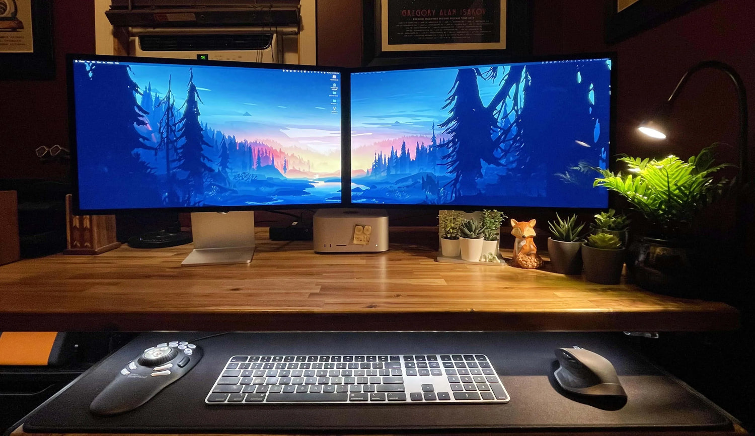 Thunderbolt 4 KVM으로 듀얼 Apple Studio Display 워크스테이션 구축하는 방법